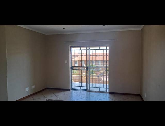 2 BEDROOM APARTMENT FOR SALE IN STONERIDGE